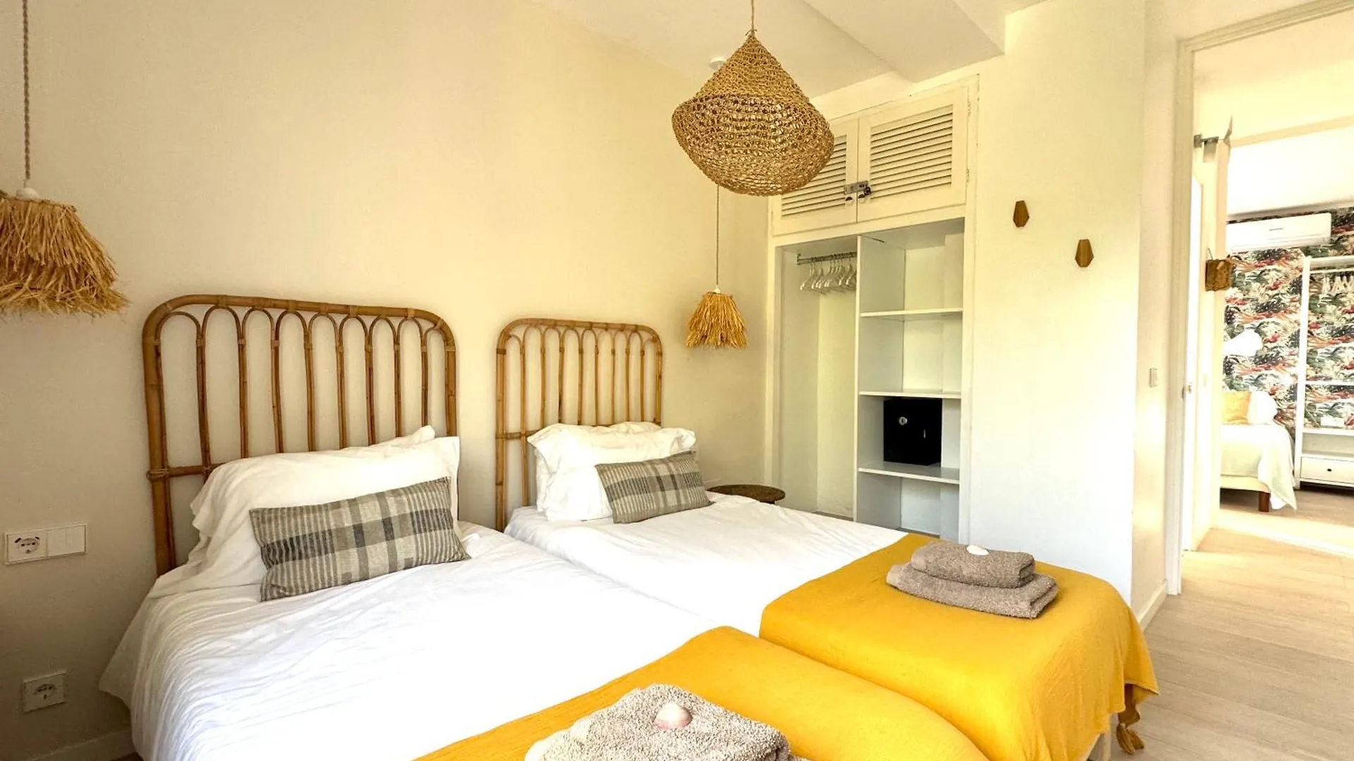 Appartement Nobe Es Pujols Proche Plage, Vue Mer Appartamento